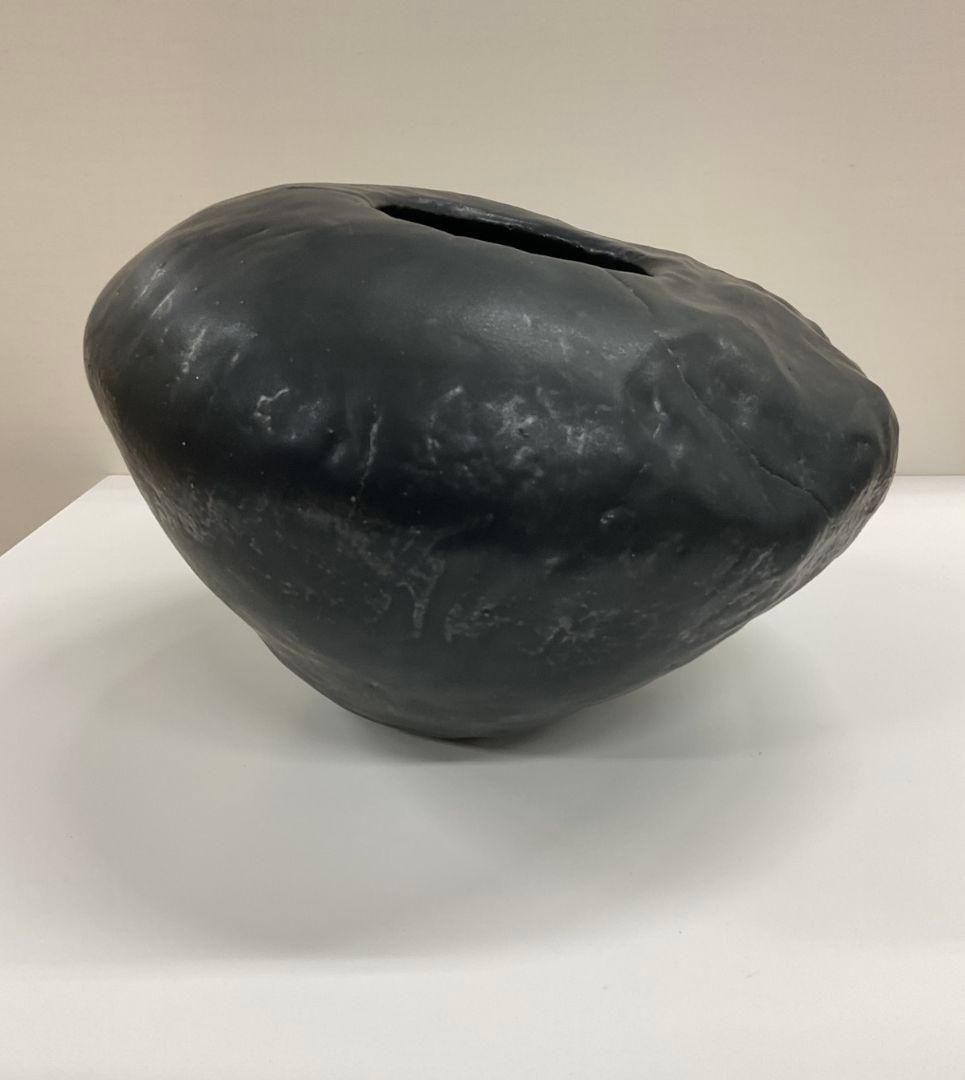 黒い壺　陶芸作品(観葉植物、盆栽、インテリアなど)