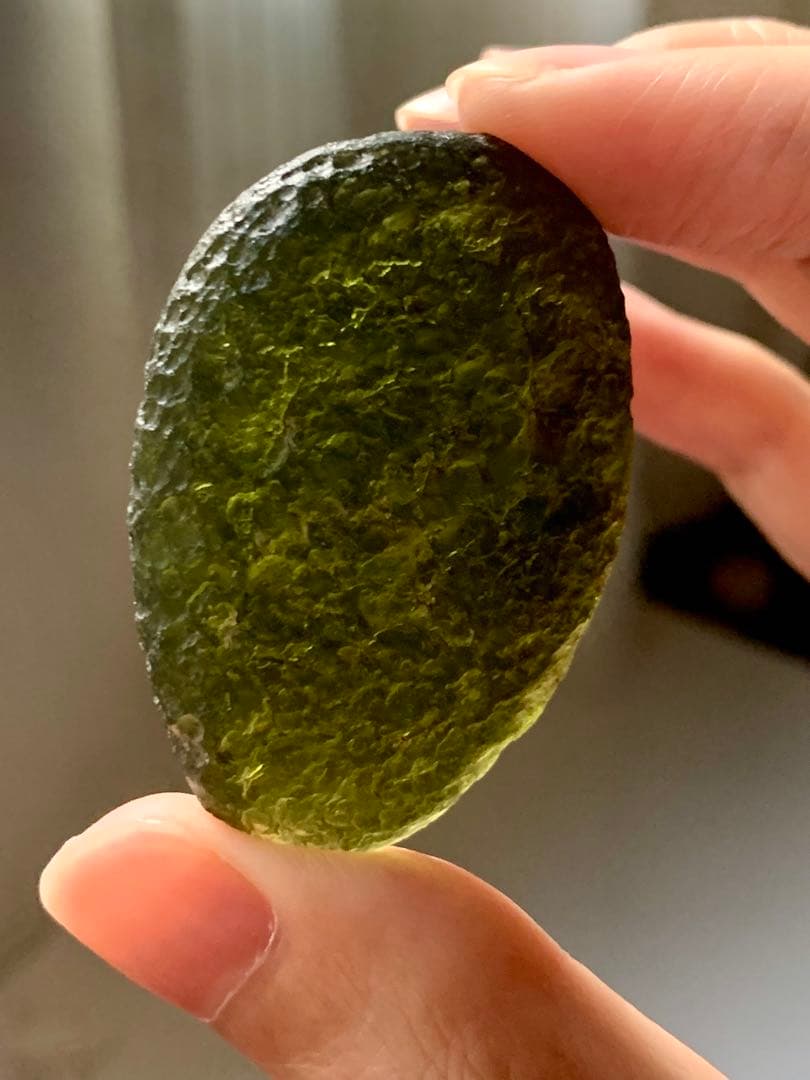 最強パワーストーンモルダバイト　テクタイト　隕石　ヒーリング鉱物標本　リビアン