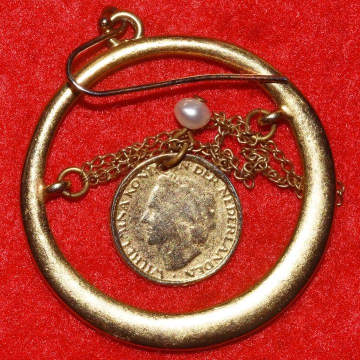 『ドリーム ホーム』小道具 イヤリング