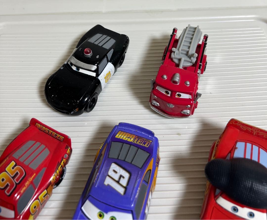 カーズ、ミニカー、BOBBY SWIFT No.19（大きいミニカー）