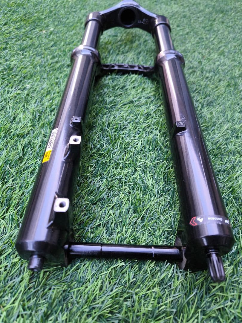 E-MTB ROCKSHOX 35 ゴールド RL サスペンション BOOST