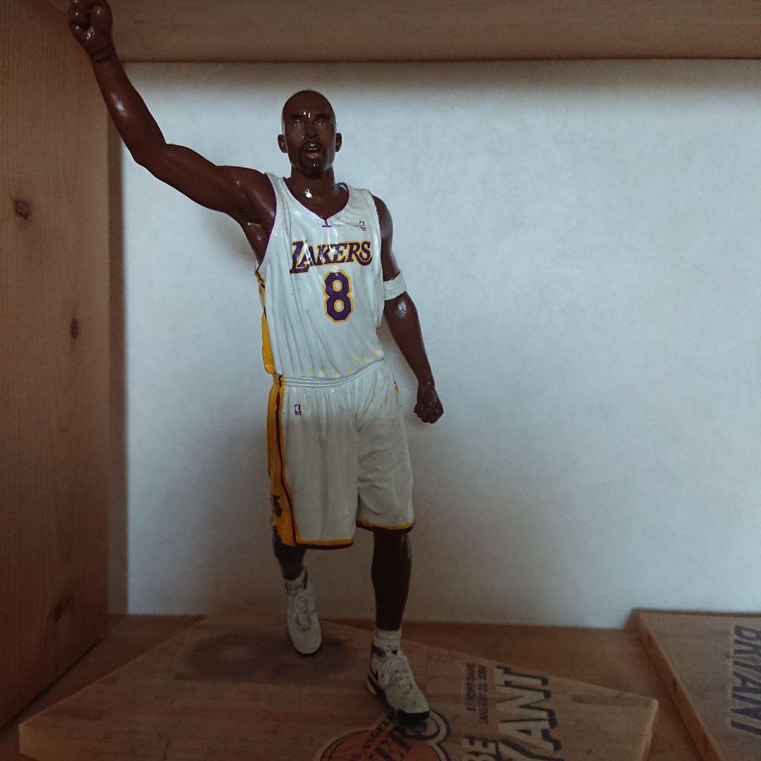 Kobe Bryant フィギュア 8番 Lakers