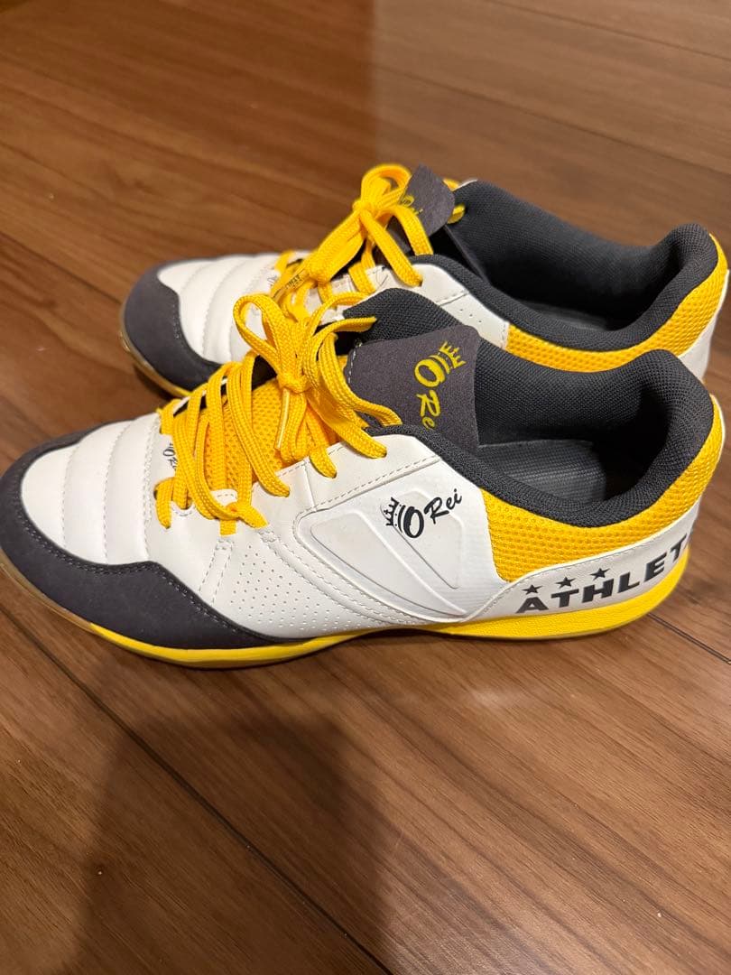 ATHLETAスニーカーフットサルシューズ