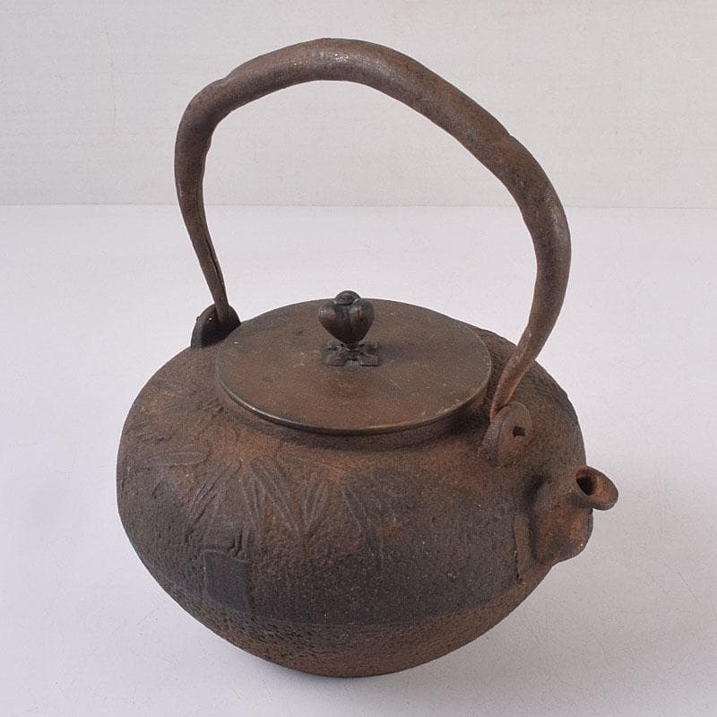煎茶道具　金龍堂造　漢詩竹文　鉄瓶　鉄釜　M　R8870