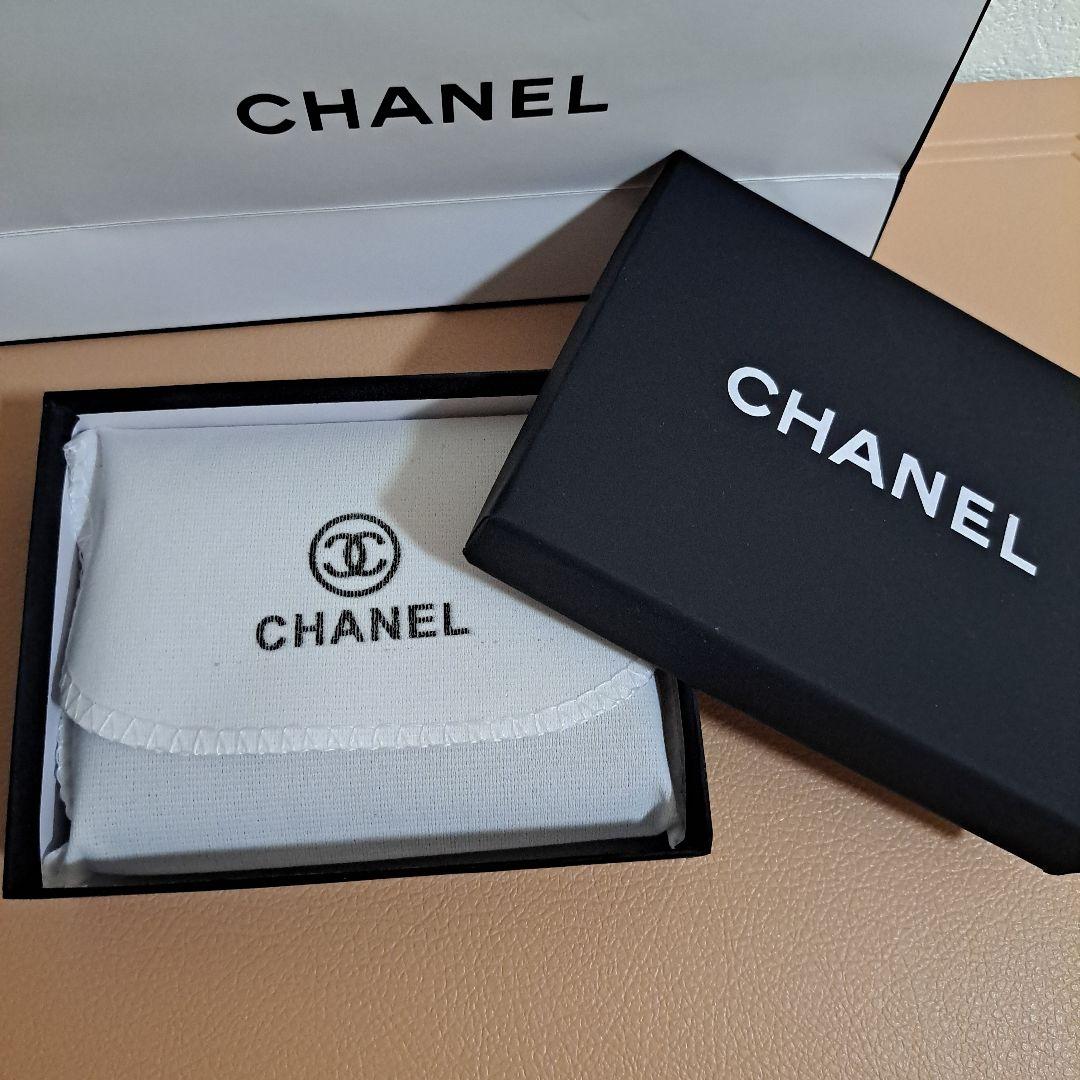 AIU☆CHANEL☆ノベルティ☆キルティングケース •