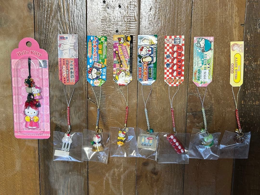 SANRIO　ハローキティ　レア　ご当地ストラップ