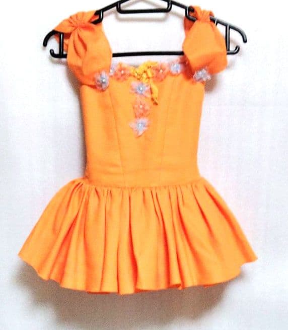 バレエ　5着まとめオレンジ ワンピース　緑の帽子付　小学校1年生