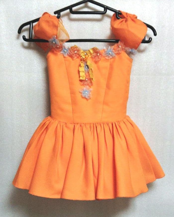 バレエ　5着まとめオレンジ ワンピース　緑の帽子付　小学校1年生