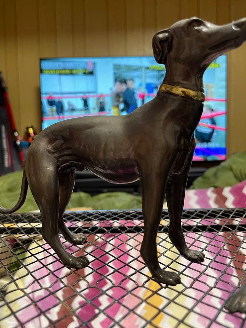 犬 グレイハウンドのブロンズ？置物2体セット