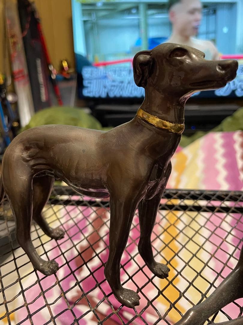 犬 グレイハウンドのブロンズ？置物2体セット