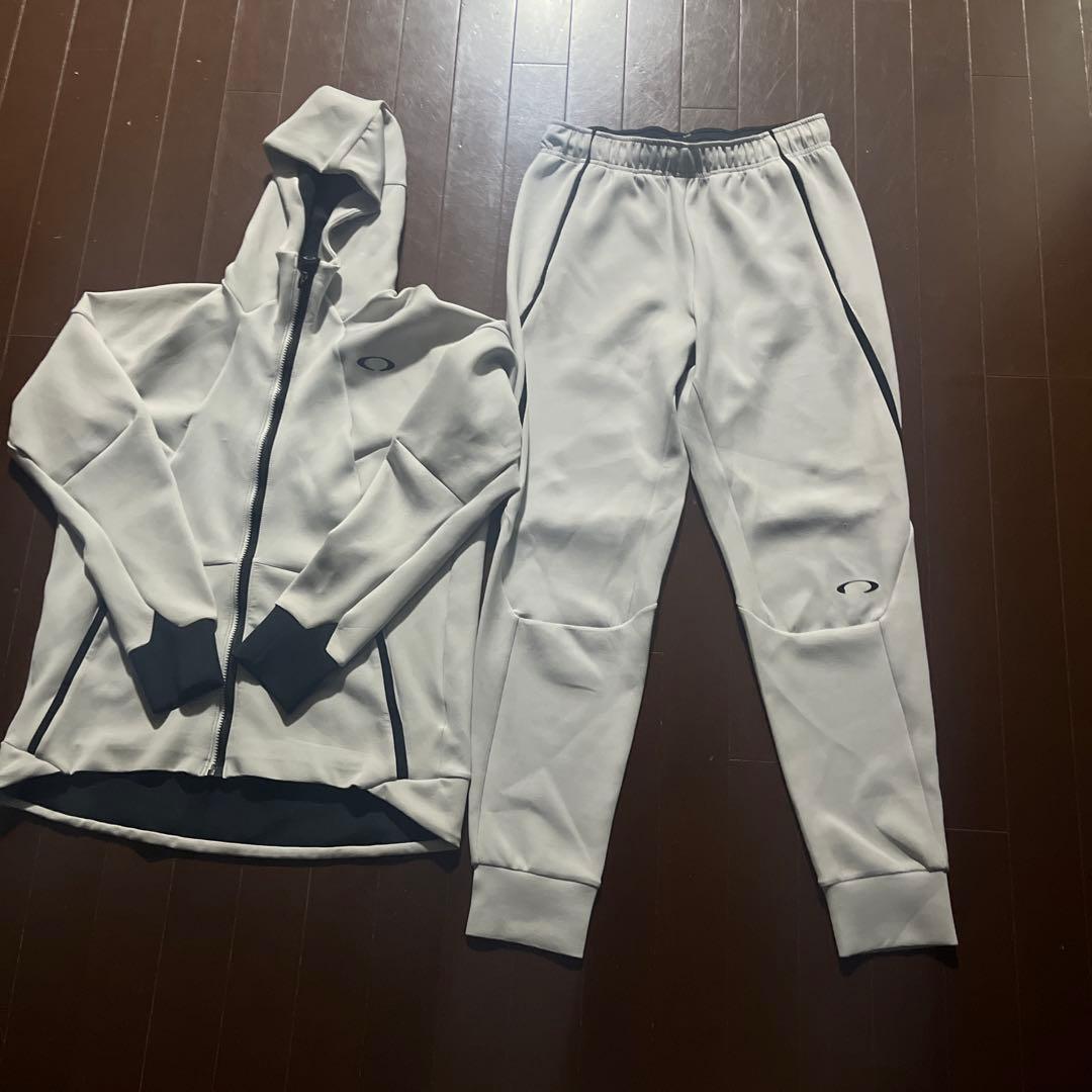 Oakley フード付きジャージ上下セット ホワイト