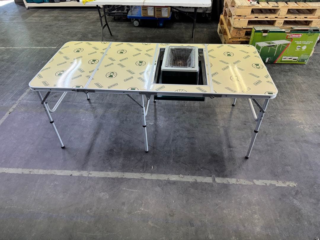 コールマン4つ折りテーブル　チャコールグリルセット