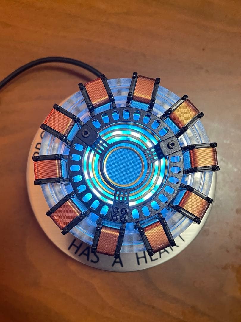 アイアンマン　アークリアクター 浮く