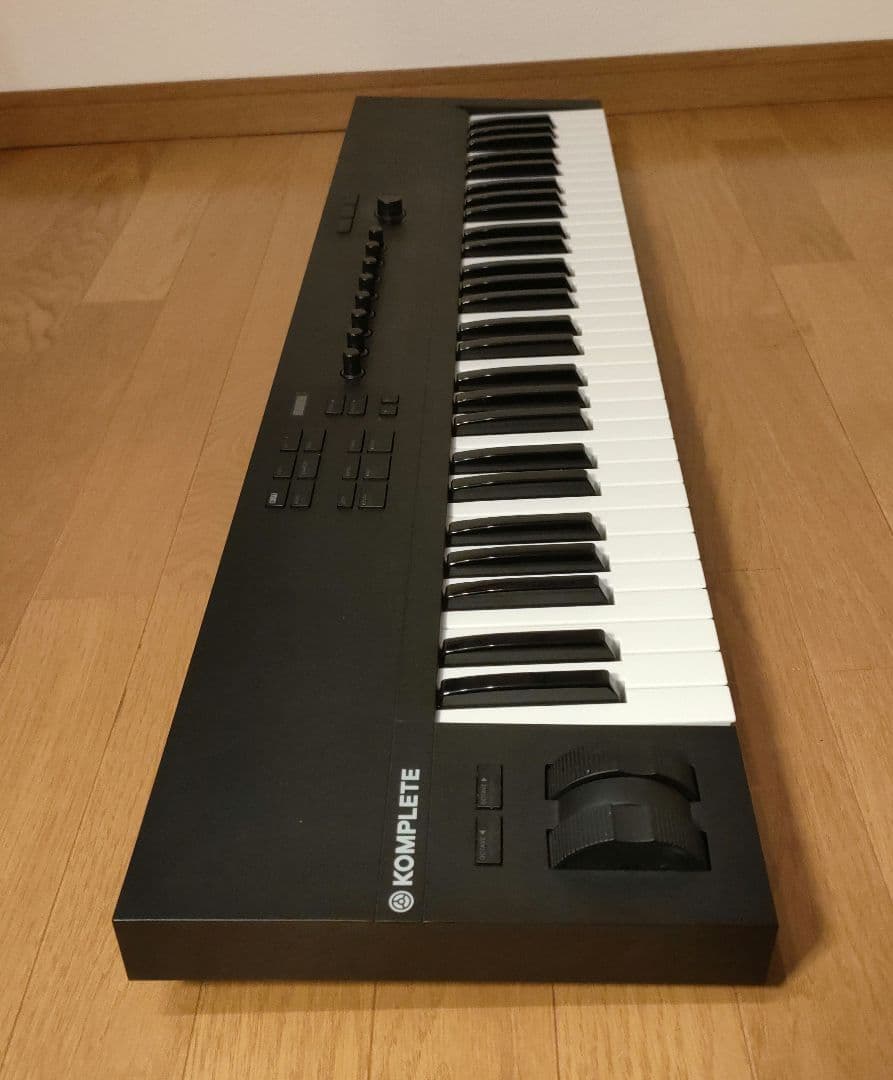 ネイティブインストゥルメンツ キーボード KOMPLETE KONTROLA61