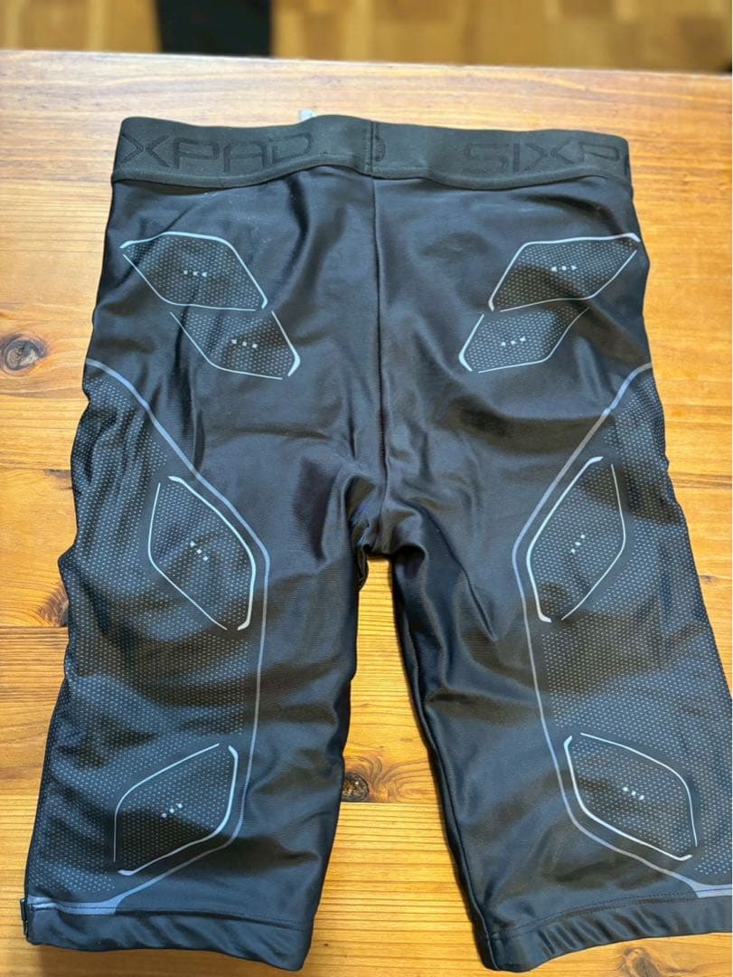 SIXPAD EMS パワースーツ　トップ＆ボトム セット レディースMサイズ
