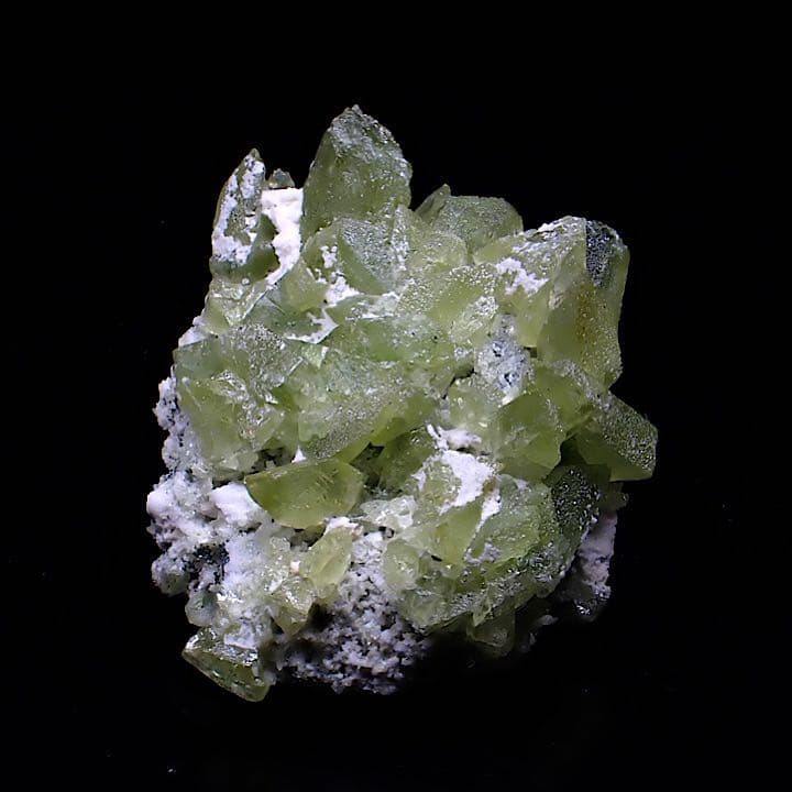 【パキスタン/バルチスタン産】スフェーンの群晶