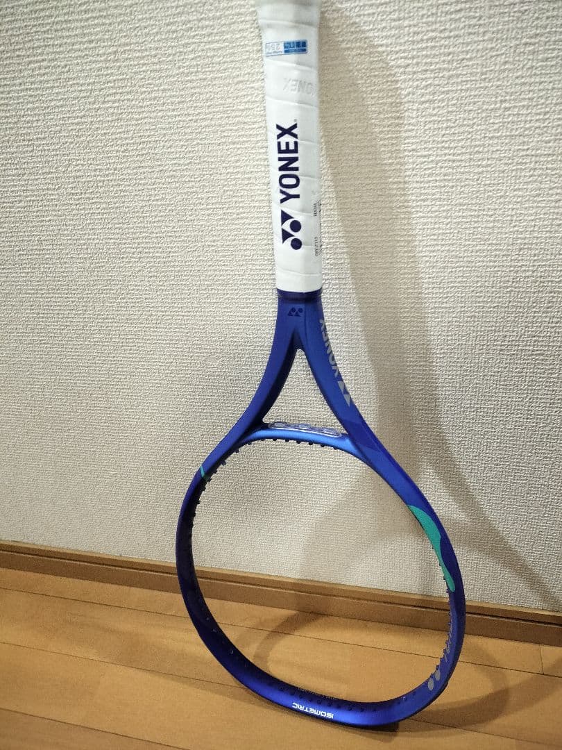 現行モデル　イーゾーン 115 YONEX　テニスラケット
