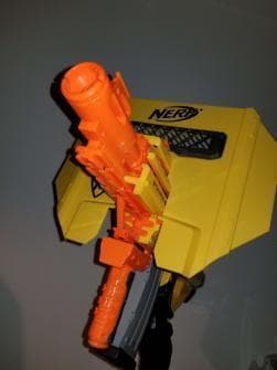 専用　ナーフスタンピード　本体　付属18連マガジン　シールド