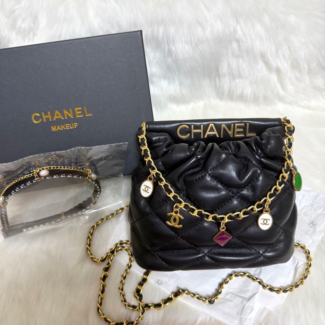 ち*ぃ様 Chanelノベルティ キルティング チャーム付き ショルダーバッグ