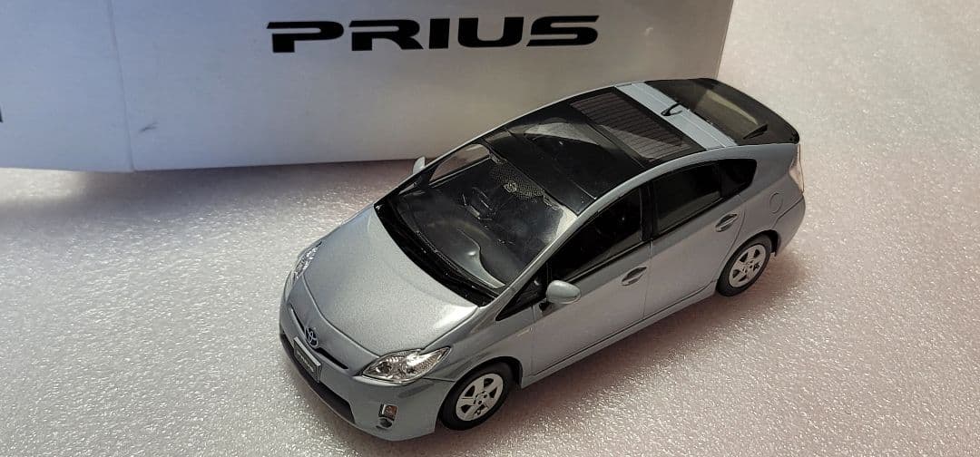 【 全国送料無料 】特大 ディーラー特注 プリウス ミニカー ケース付