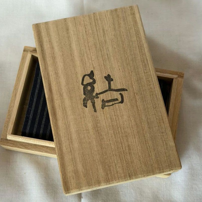 沖縄伝統工芸 「金細工またよし」房指輪　銀細工「結」桐箱入り、専用布袋付き