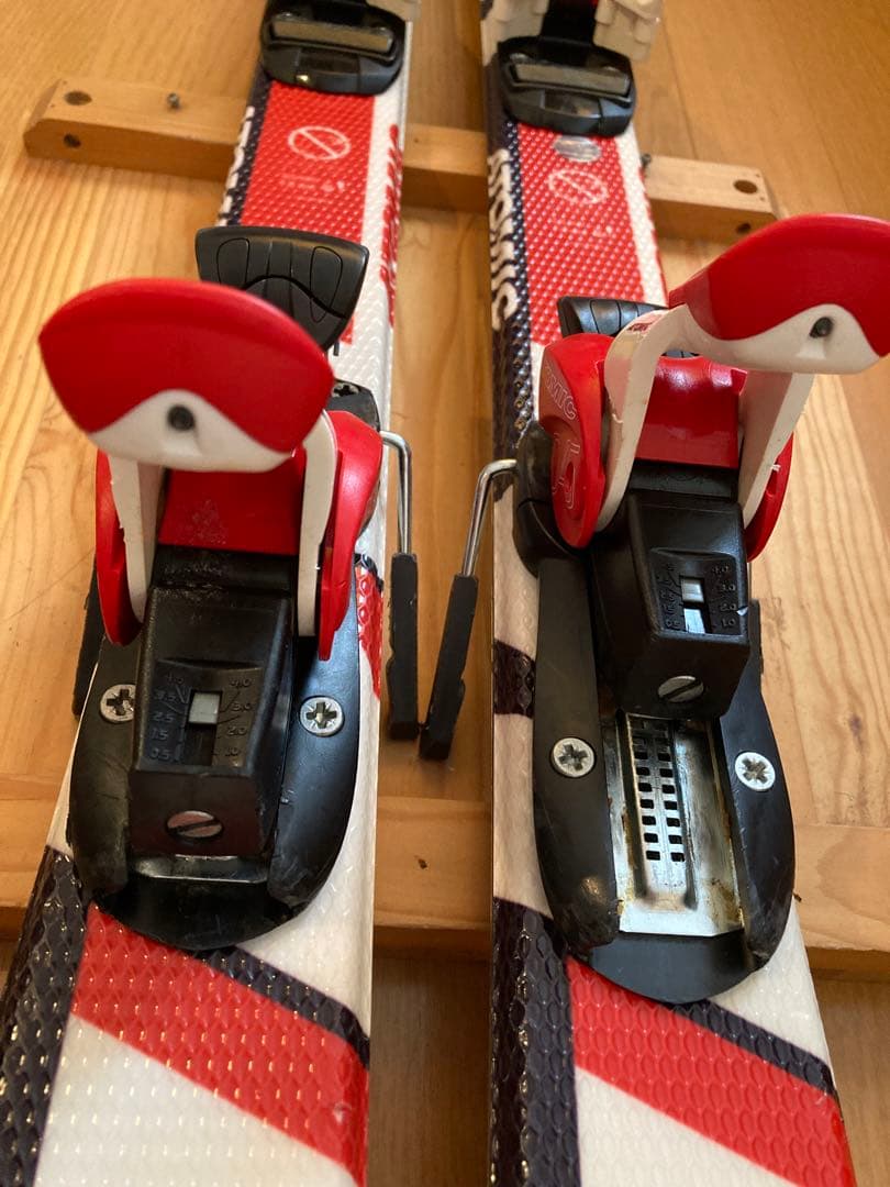 さっつじ　スキー板　ポール付き　ATOMIC製