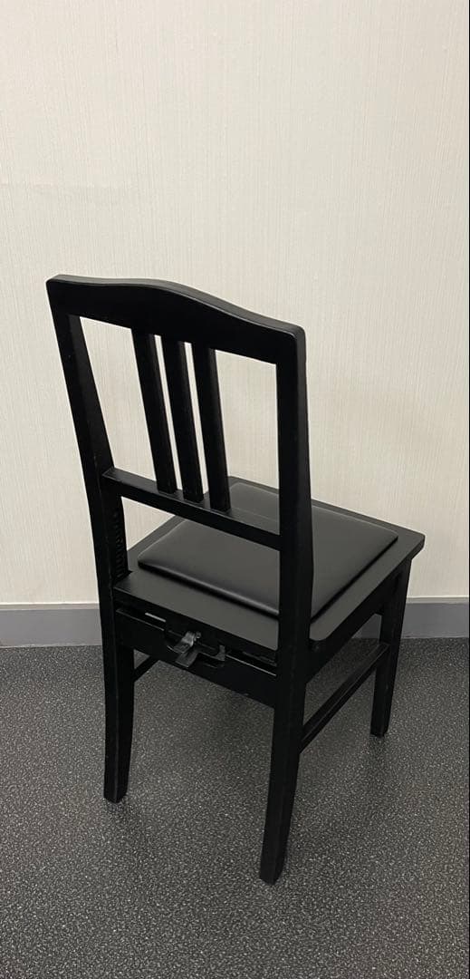 トムソン椅子　ピアノ椅子　アップライトピアノ　グランドピアノ　背もたれ椅子