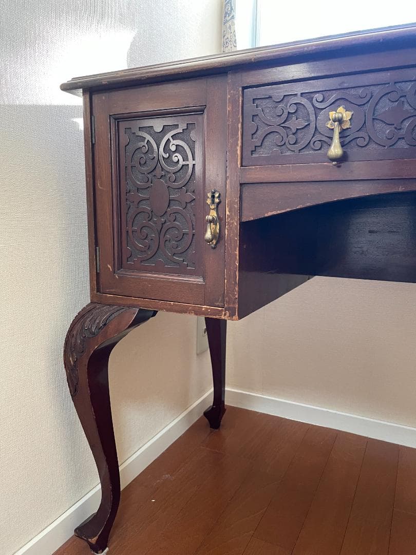 【横浜市引き取り限定です】アンティーク文机 引き出し付き 彫刻入 革デスクトップ