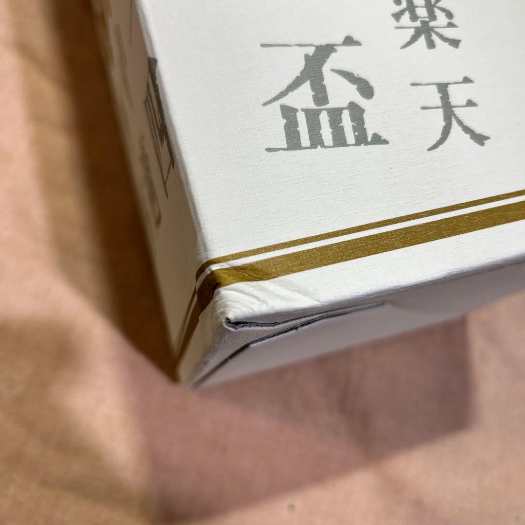 〆張鶴　金ラベル　大吟醸　1.8ℓ 宮尾酒造