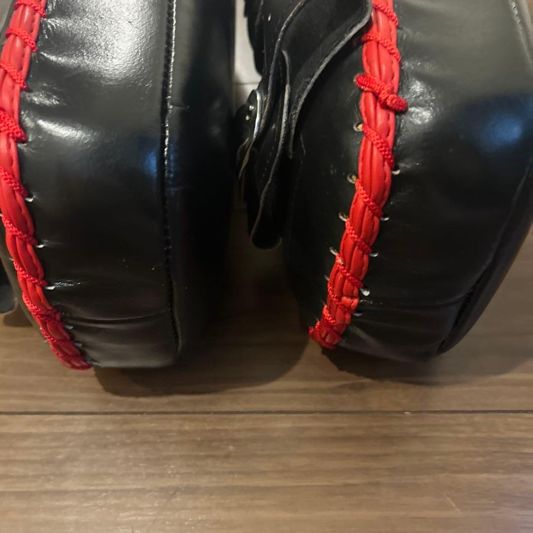 THAISMAI (タイサマイ) キックミット 黒に赤ライン2個セット