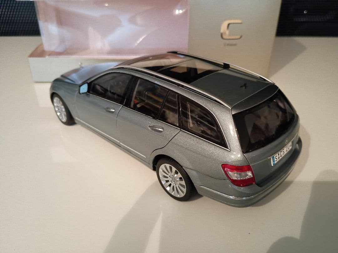 メルセデス特注 オートアート メルセデス ベンツ Cクラス ワゴン 1/18