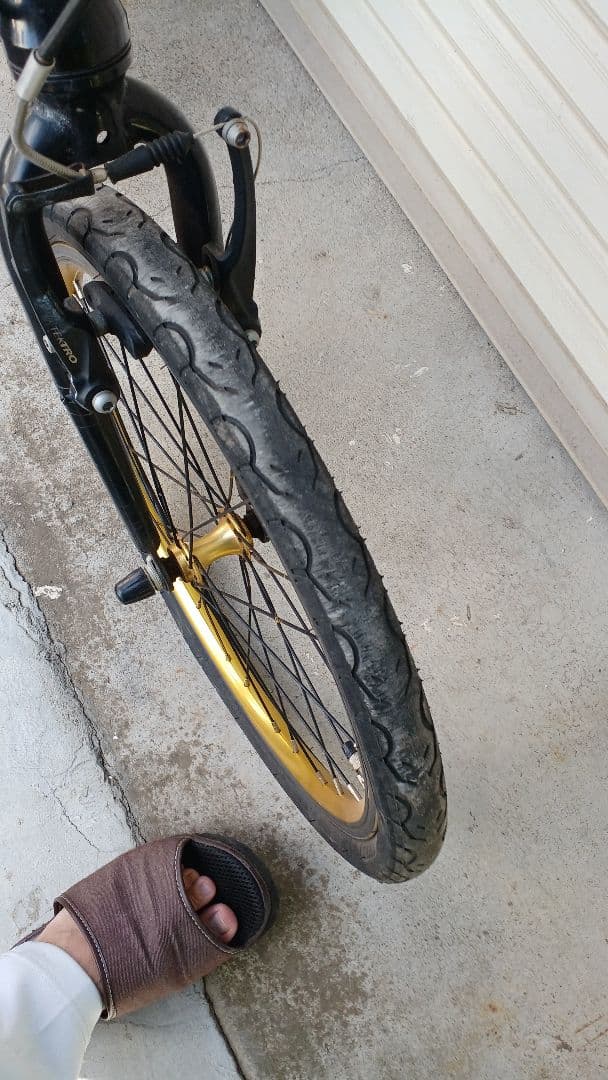 Cadillac 折りたたみ自転車 黒と金