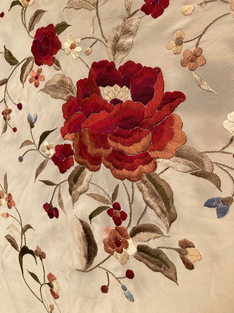 フラメンコ　マントン　ベージュ　多色刺繍　シルク手刺繍　大判180cm