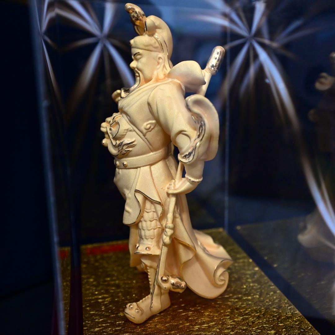 関羽像　中国工芸品　金箔　ケース入り