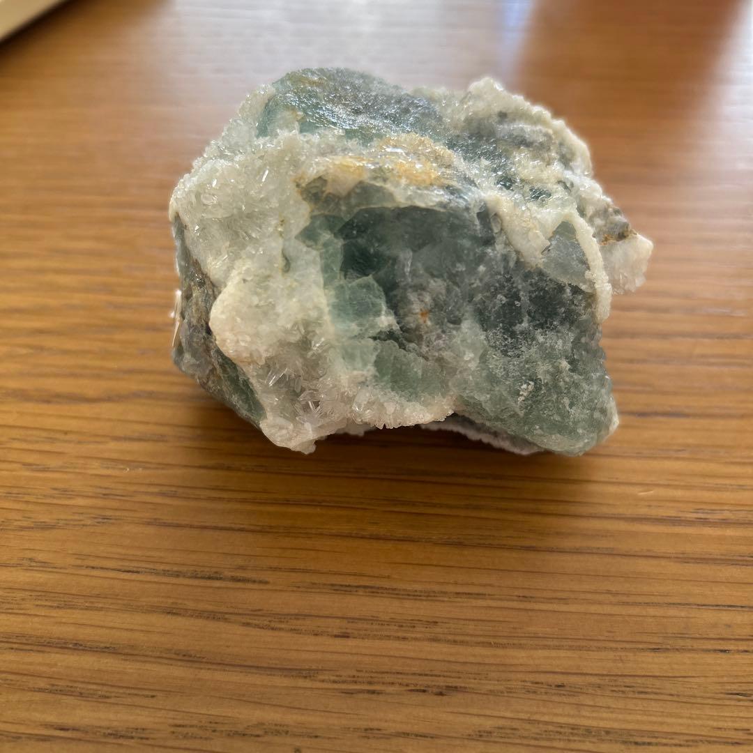 蛍石　福島県蛍鉱山　水晶付き　国産　原石