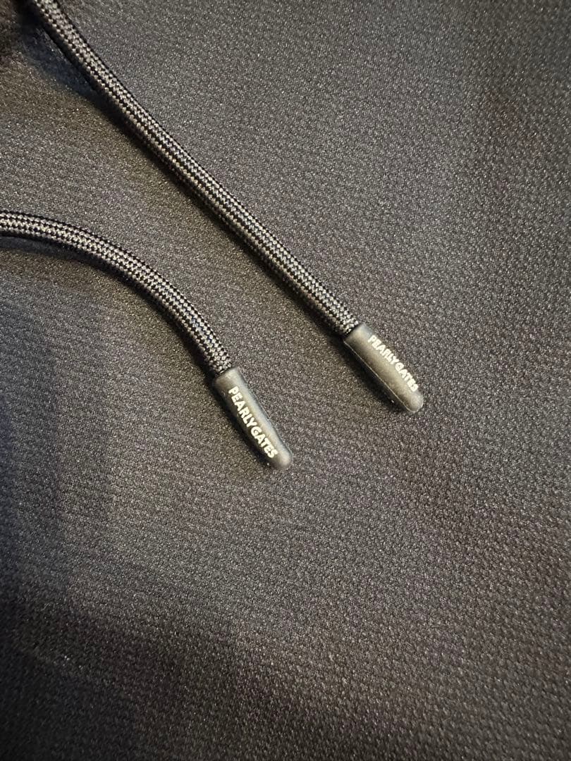 パーリーゲーツ黒のウエスト調整可能なパンツ