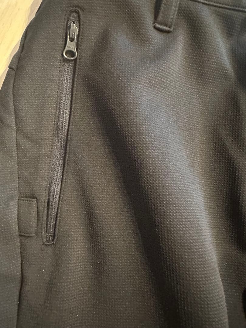 パーリーゲーツ黒のウエスト調整可能なパンツ