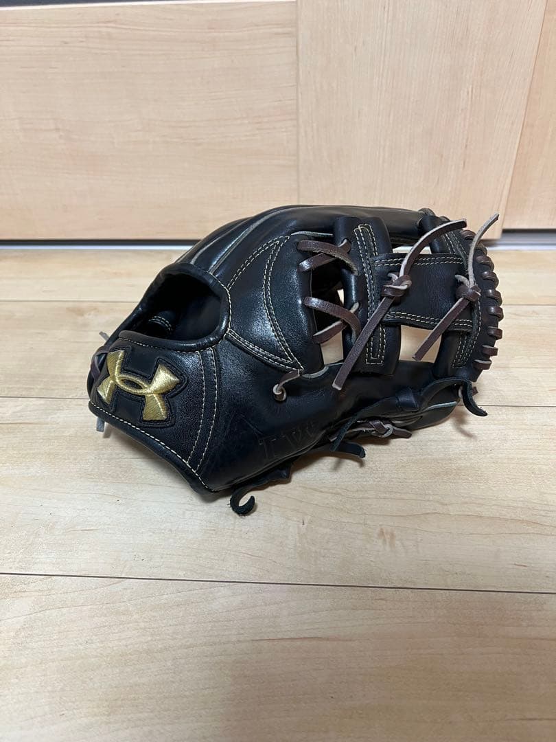 アンダーアーマー　軟式グローブ