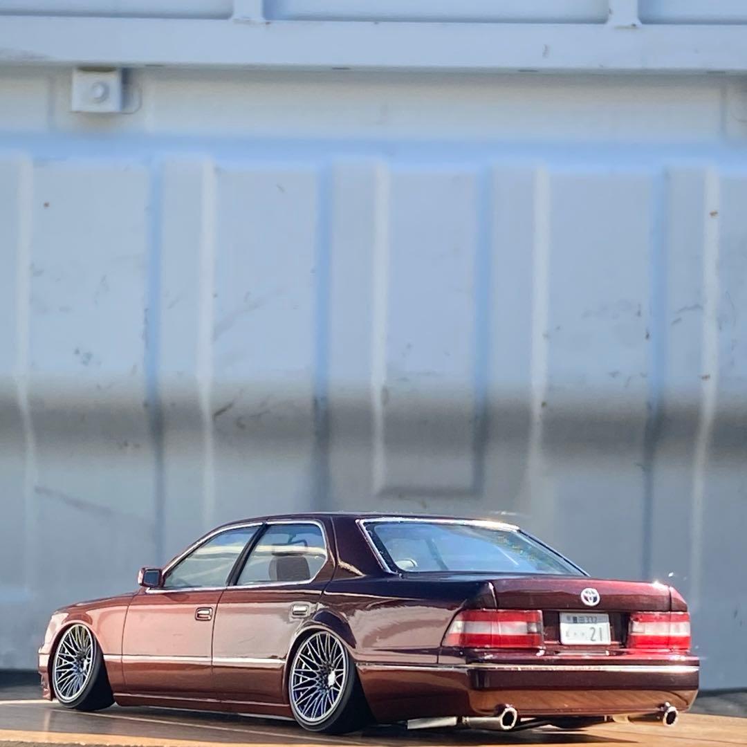 プラモデル完成品　アオシマ 1/2421セルシオ　 リア叩き出し風フェンダー