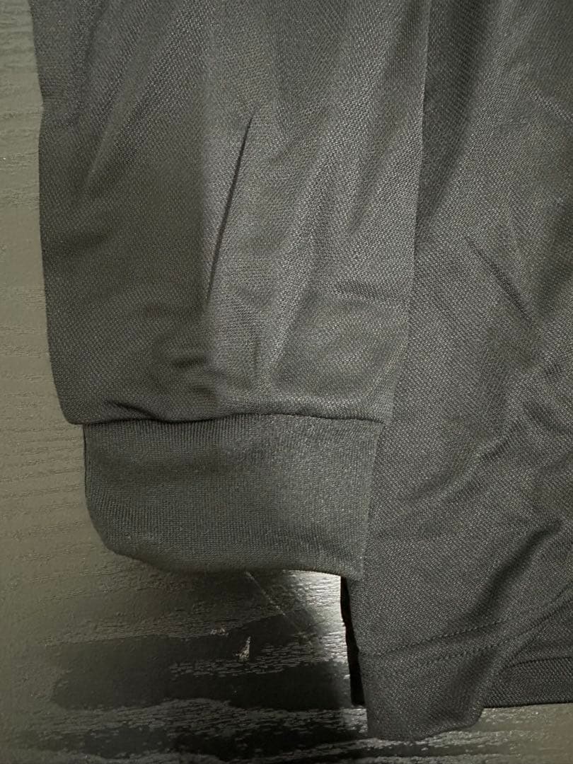 デサント　バレーユニフォーム　長袖　ブラック　圧着マーキング入り　セット