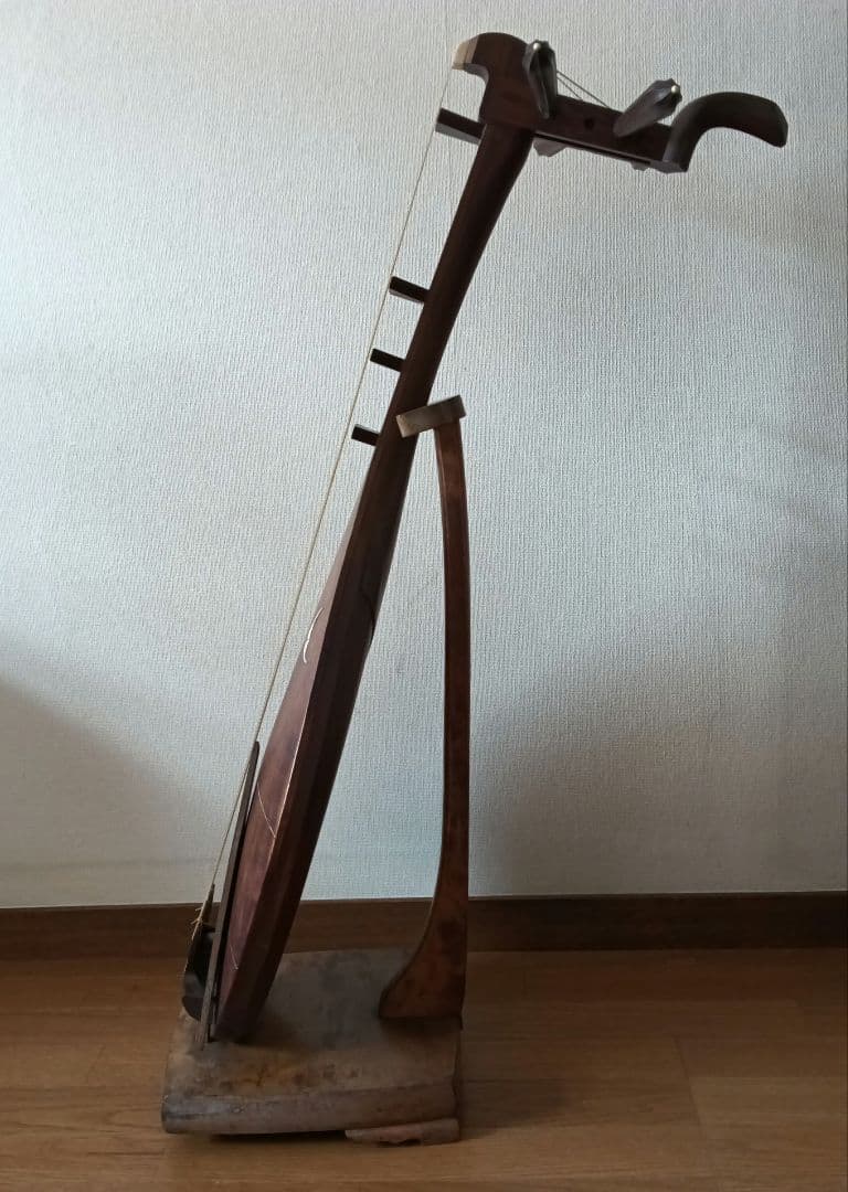 琵琶　木製 4弦 和楽器 スタンド付き
