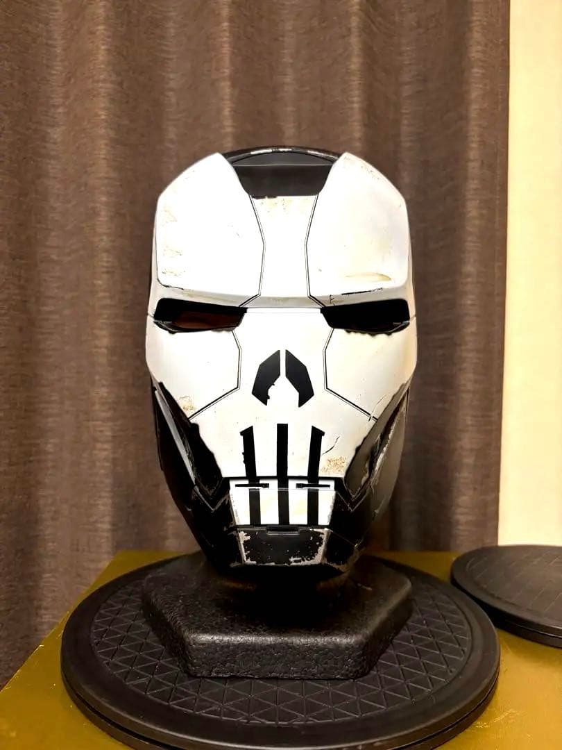 ウォーマシン X パニッシャー ヘルメット ダメージ加工 等身大　1/1