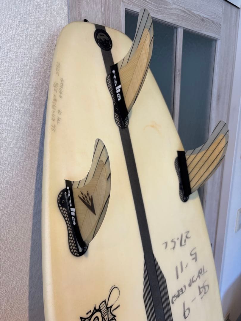 ブルー　スーパーブランド　TOY JP 5′11 27.5ℓフィン付属無