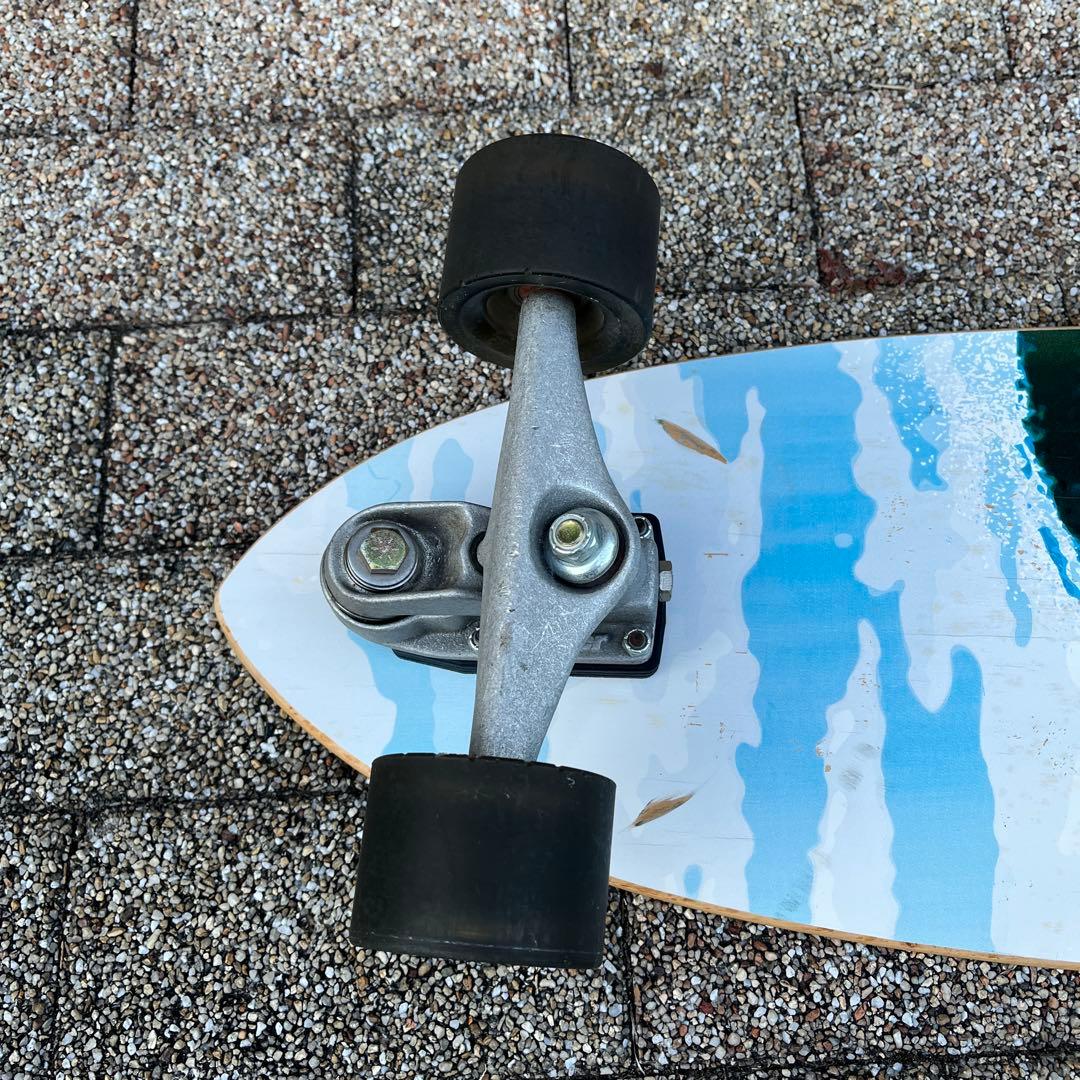 Carver スケートボード 波デザイン