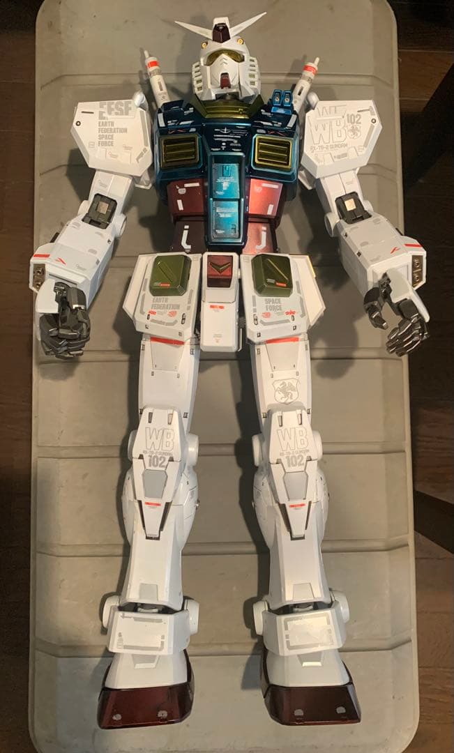 メガサイズ、1/35 ガンダム RX-78-2 海外製（方大競）全塗装。出品。