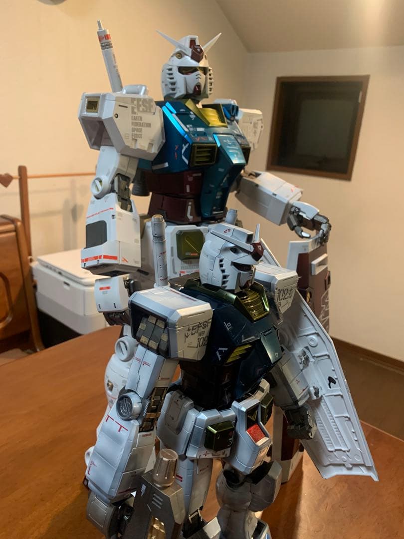 メガサイズ、1/35 ガンダム RX-78-2 海外製（方大競）全塗装。出品。