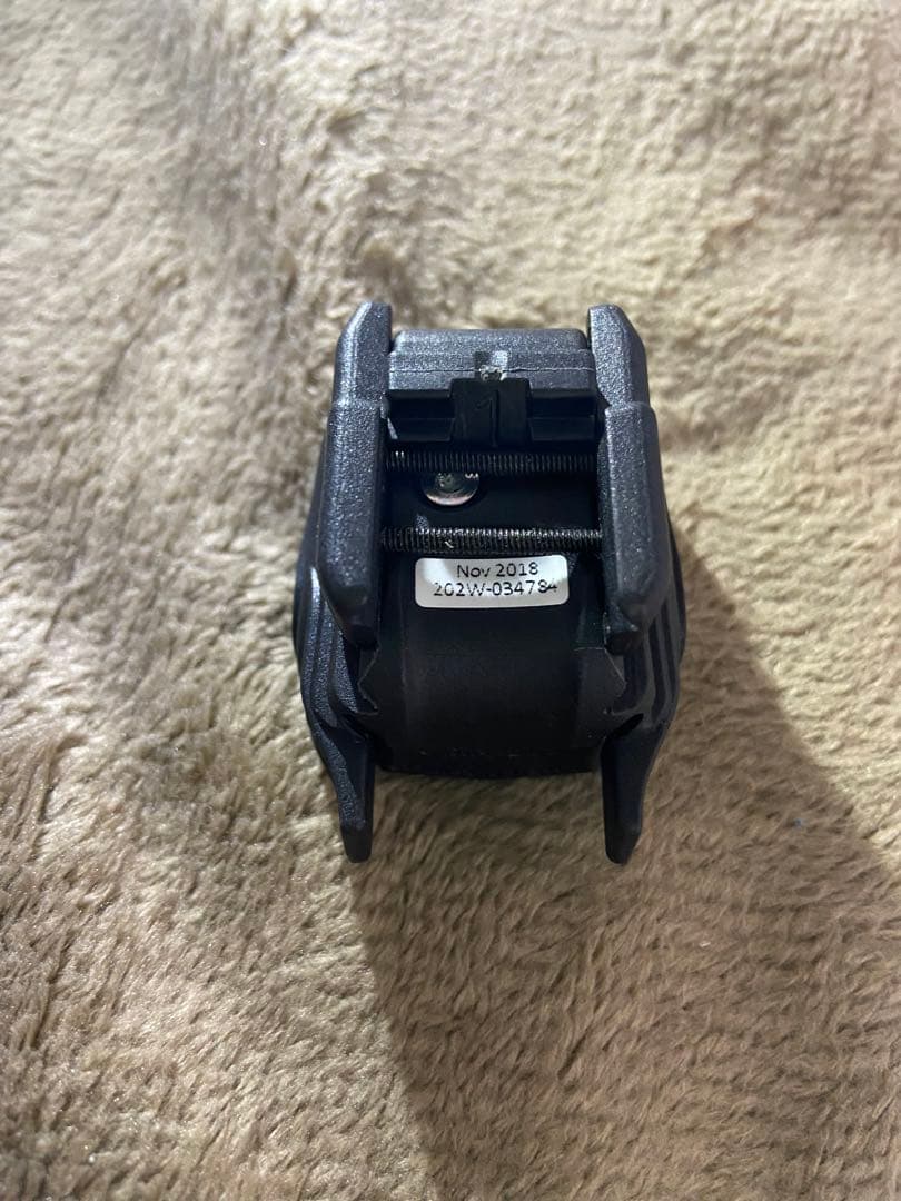 バ*ン様 実物Crimson Trace製タクティカルライトCMR-202