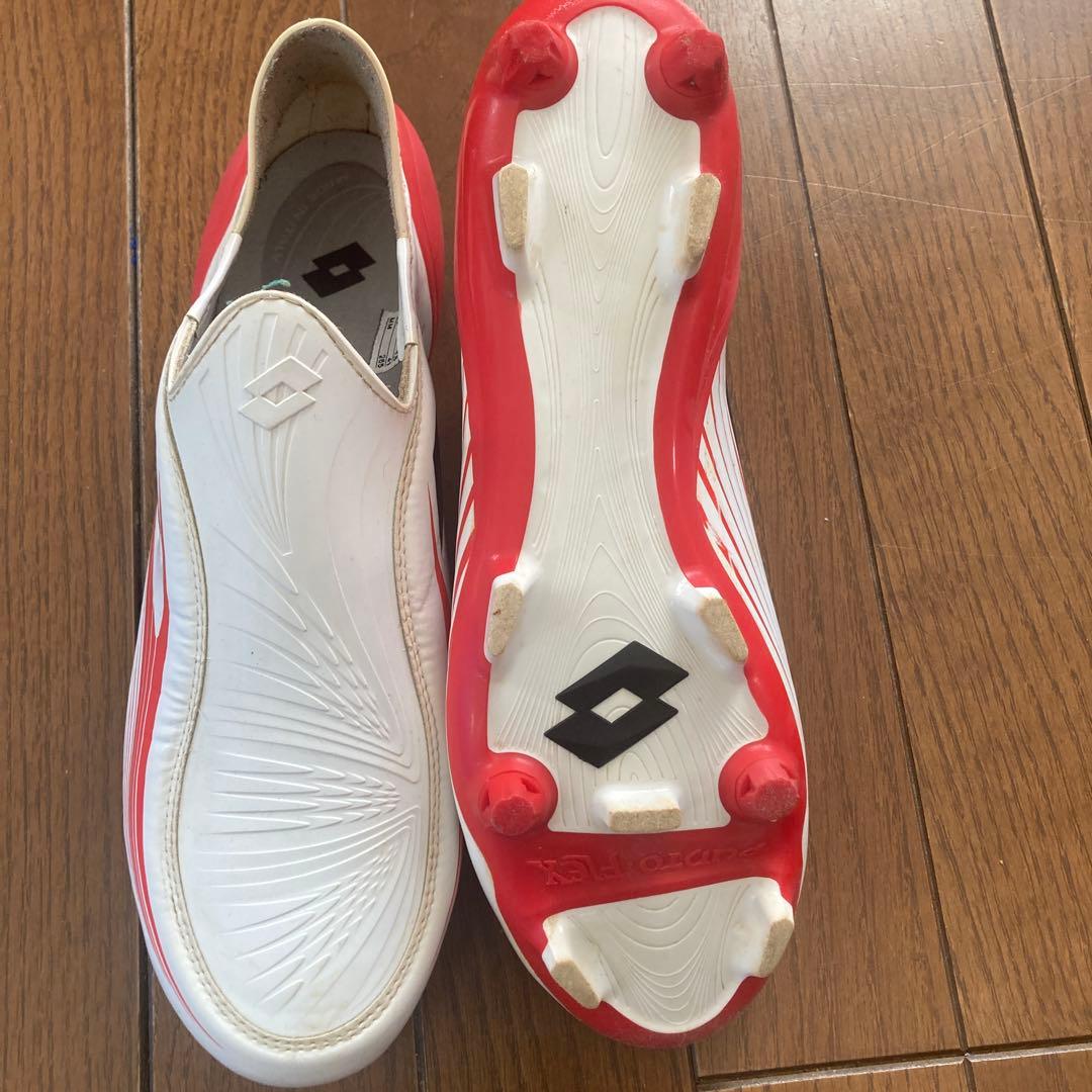 Lotto 世界初紐なしスパイク　ホワイト/レッド