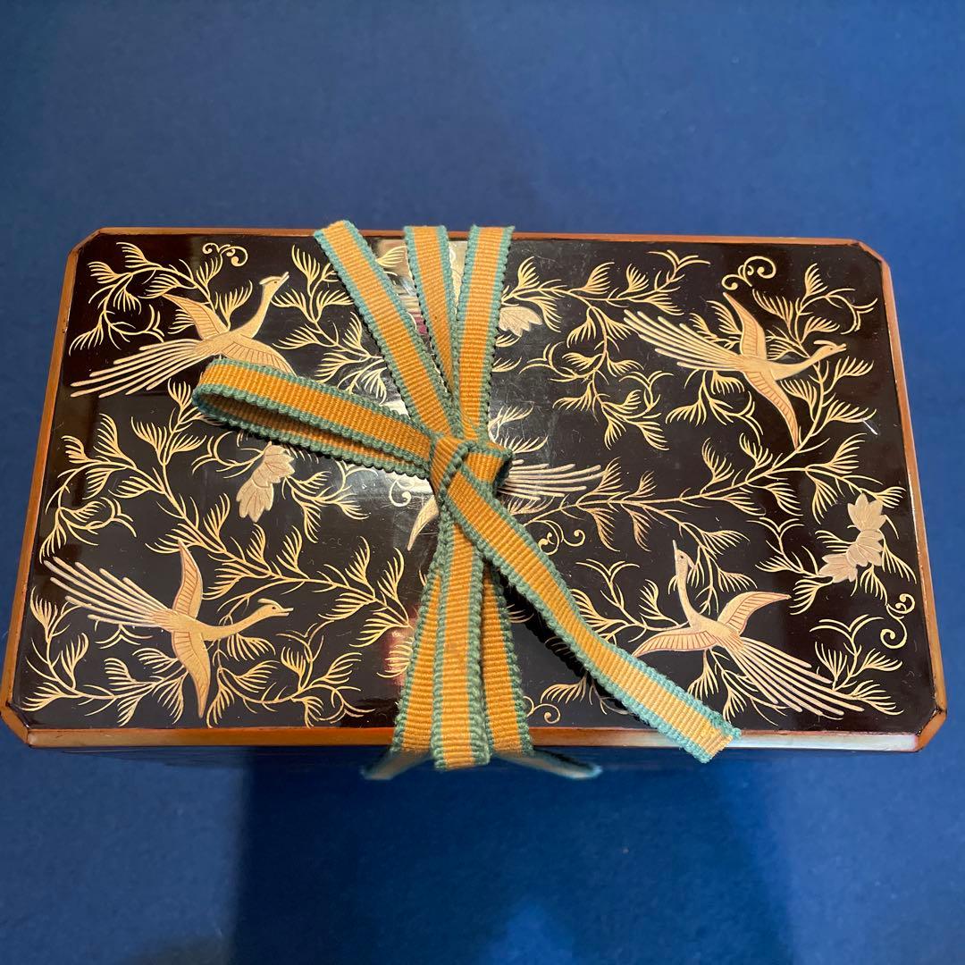 時代物「鳳凰に花唐草紋様 蒔絵」の『野弁当箱』共箱付　重箱　漆器