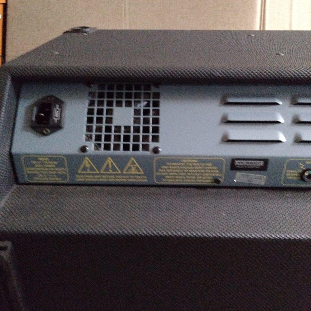 ヒュースアンドケトナー QUANTUM QC421 ベースアンプ